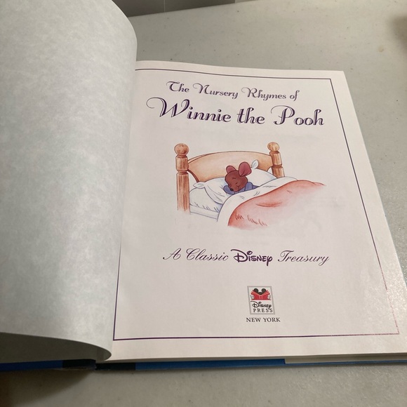 The Nursery Rhymes of Winnie the Pooh A Classic Disney Treasury - Picture 2 of 8